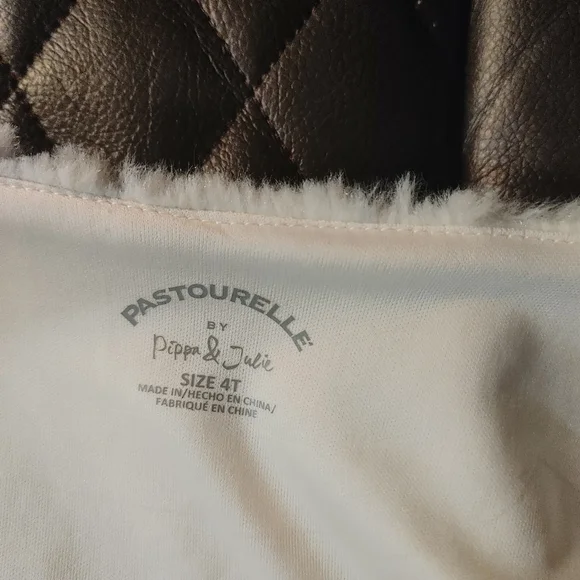 White fur vest size 4t - Picture 3 of 3